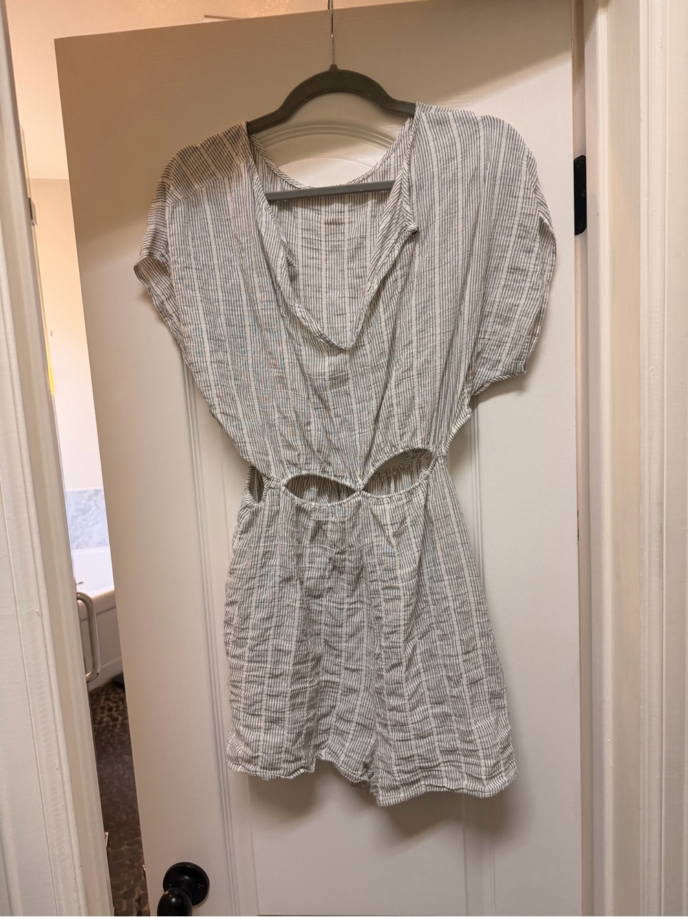 Striped Lightweight Waist-Cut Romper in Cream and Light Gray